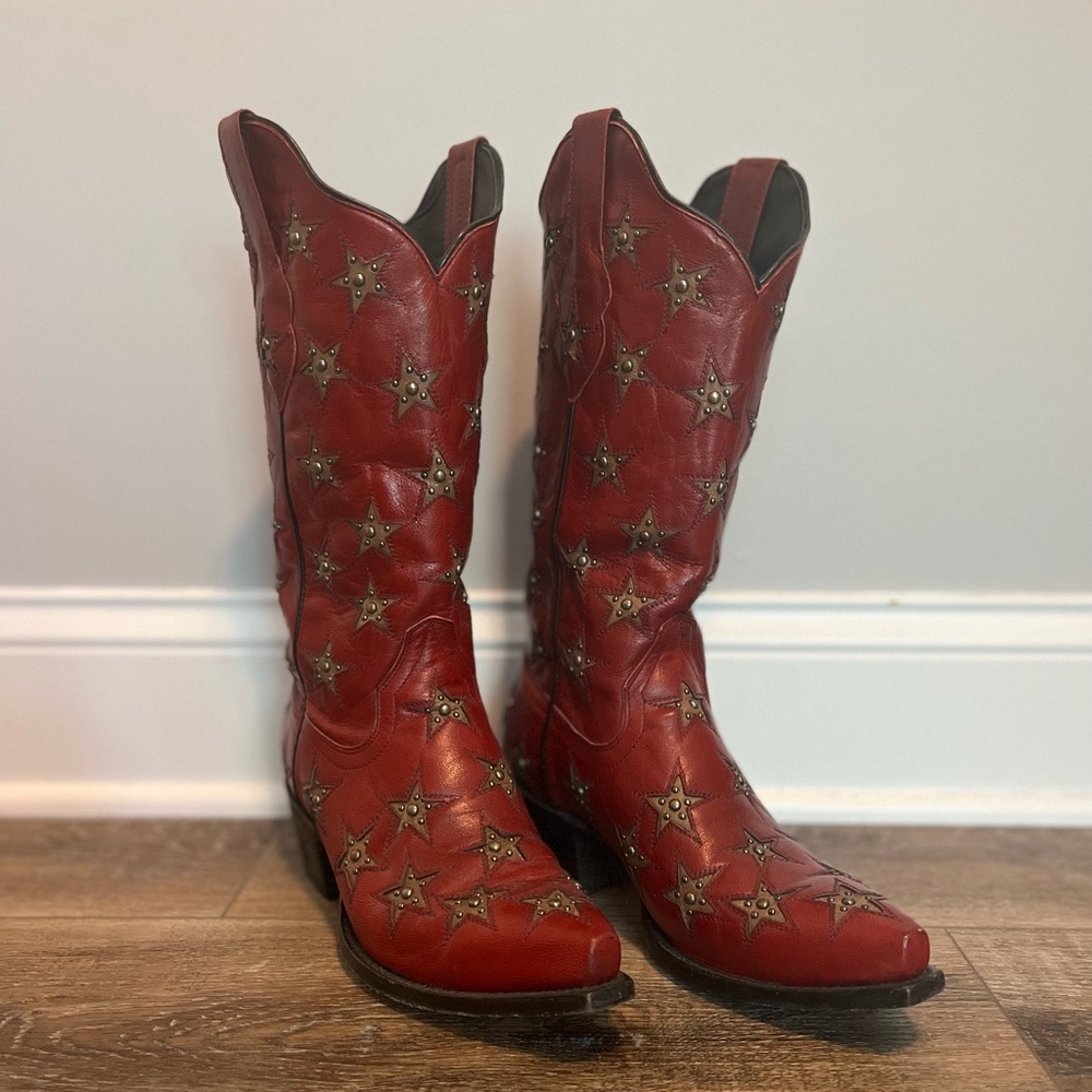 Red Star Cowboy boots!